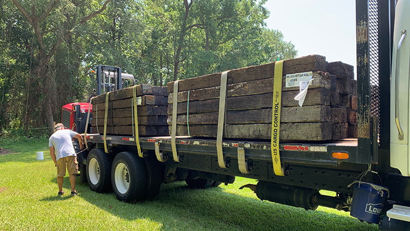  truck railroad ties